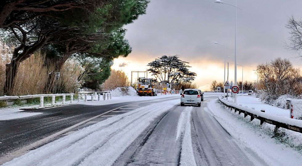 carretera con hielo Carretera helada